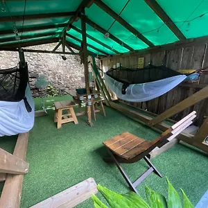 https://les-hamacs-aux-saintes.comcaribbean.com